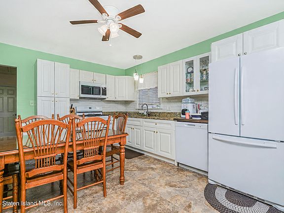 4th image of 83 Roma Ave