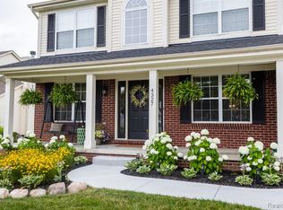 4327 Maplewood Meadows Ave, Grand Blanc, MI 48439
