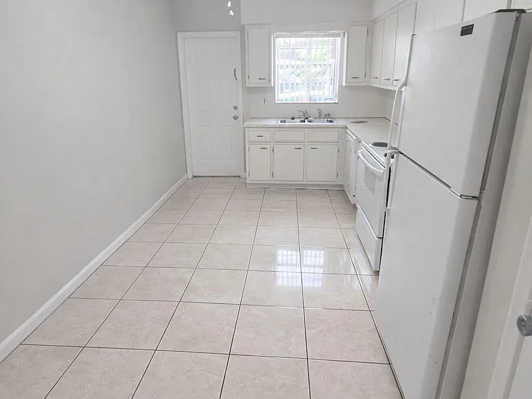 3709 Tyler St — Photo 9