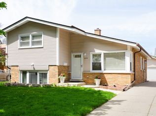 8100 W Lake St, Niles, IL 60714