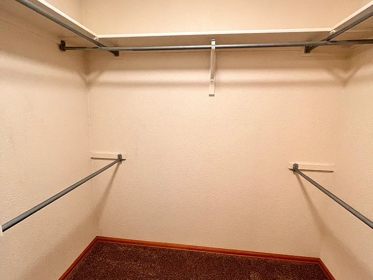 3015 Summit Ct — Photo 16