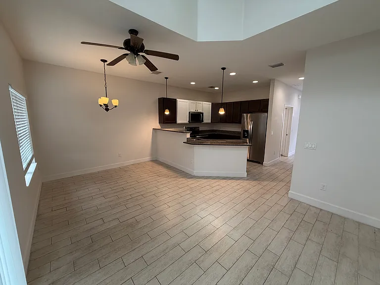 2104 Penny Ln — Photo 8