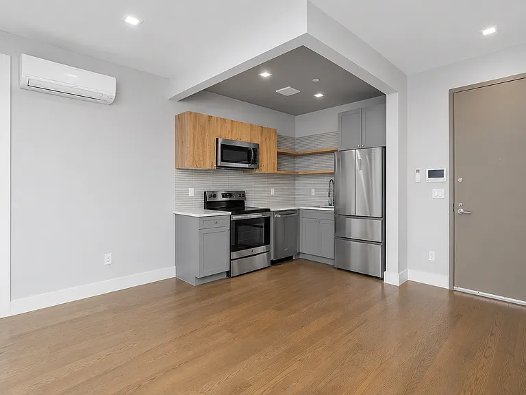 486 Harman St #2M — Photo 6