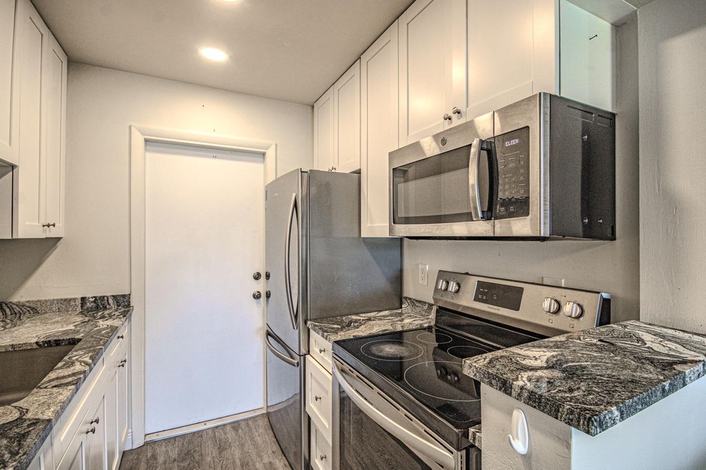 2850 W GOLF Boulevard #210, photo 8