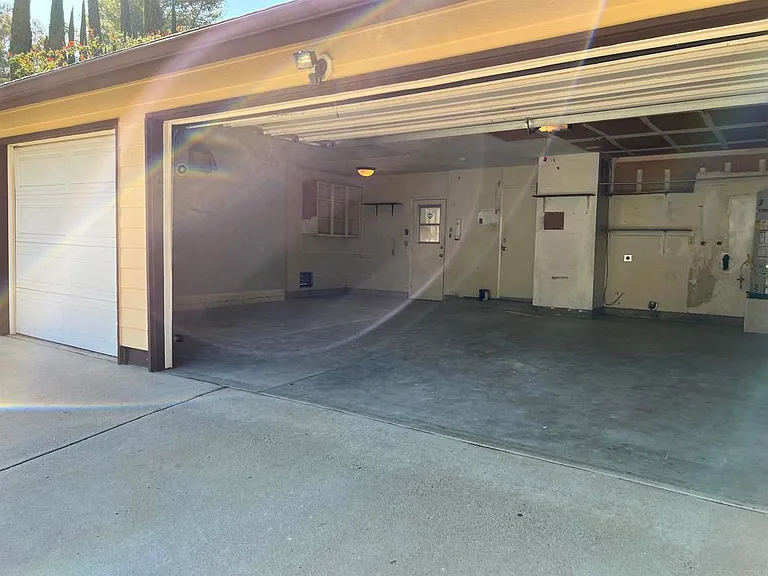 1282 Whitsett Dr — Photo 4