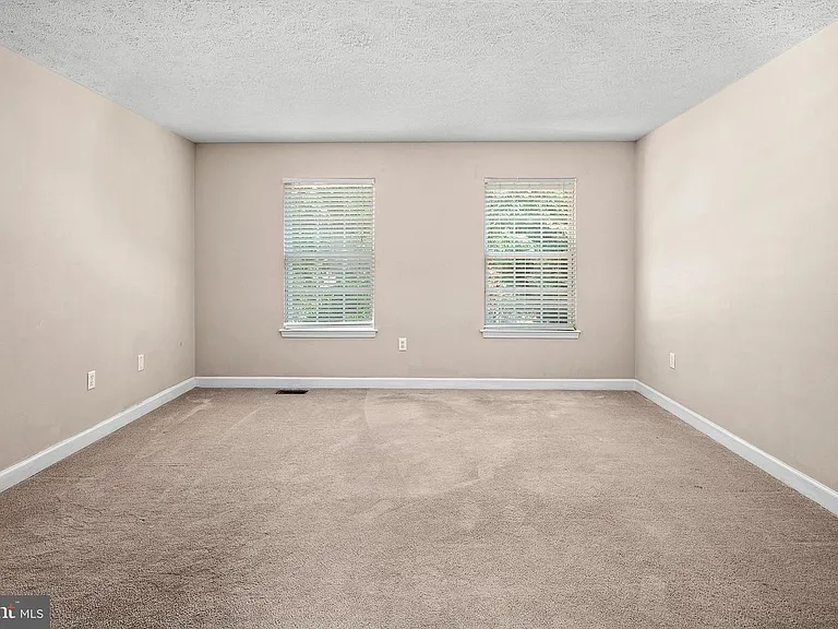 6193 Karas Walk — Photo 11