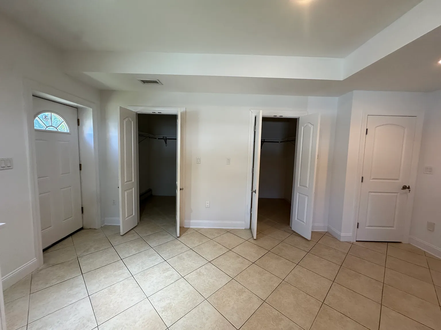 Studio, $1,750 — Photo 3