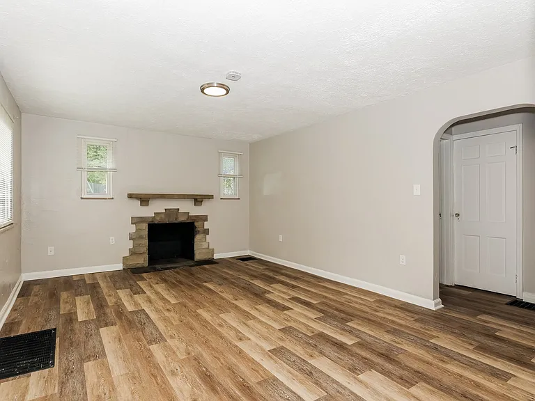 480678_018_living_room_13193789.jpg