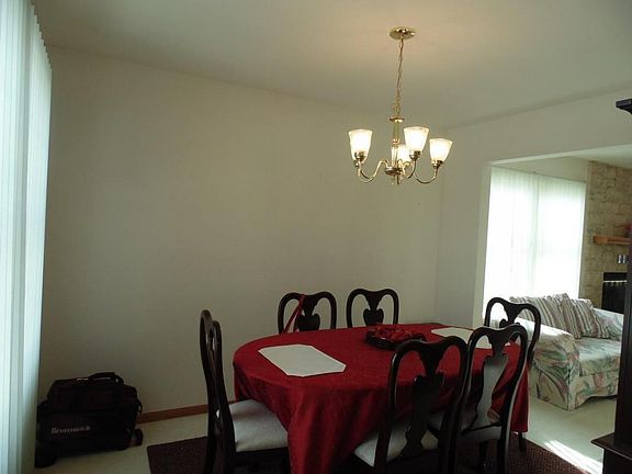 5th image of 10070 S Windsor Dr