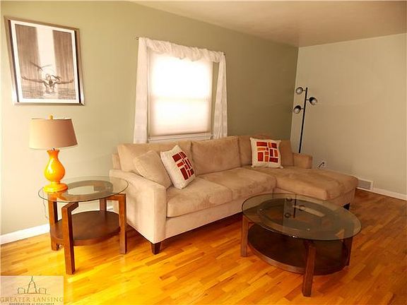 4th image of 580 E Lexington Ave