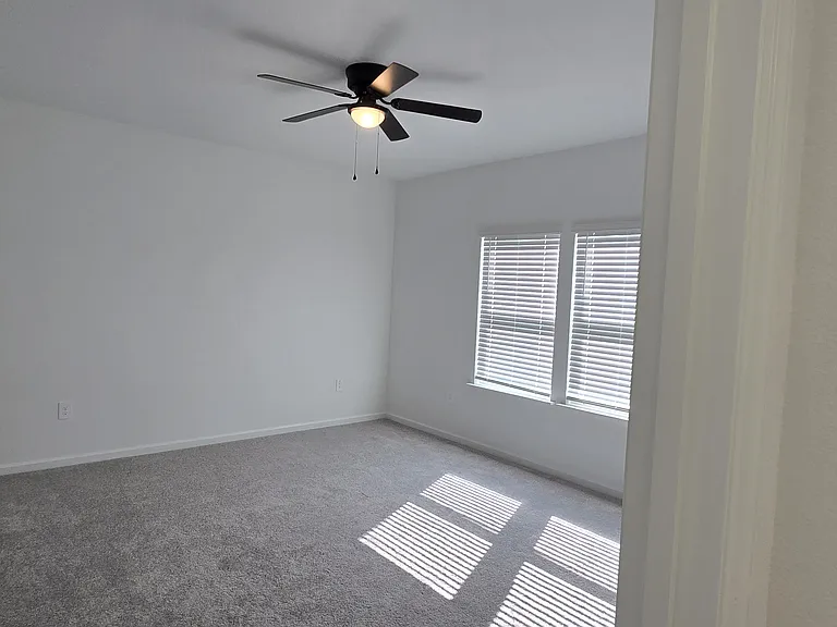 4044 NE 31st Ave — Photo 6