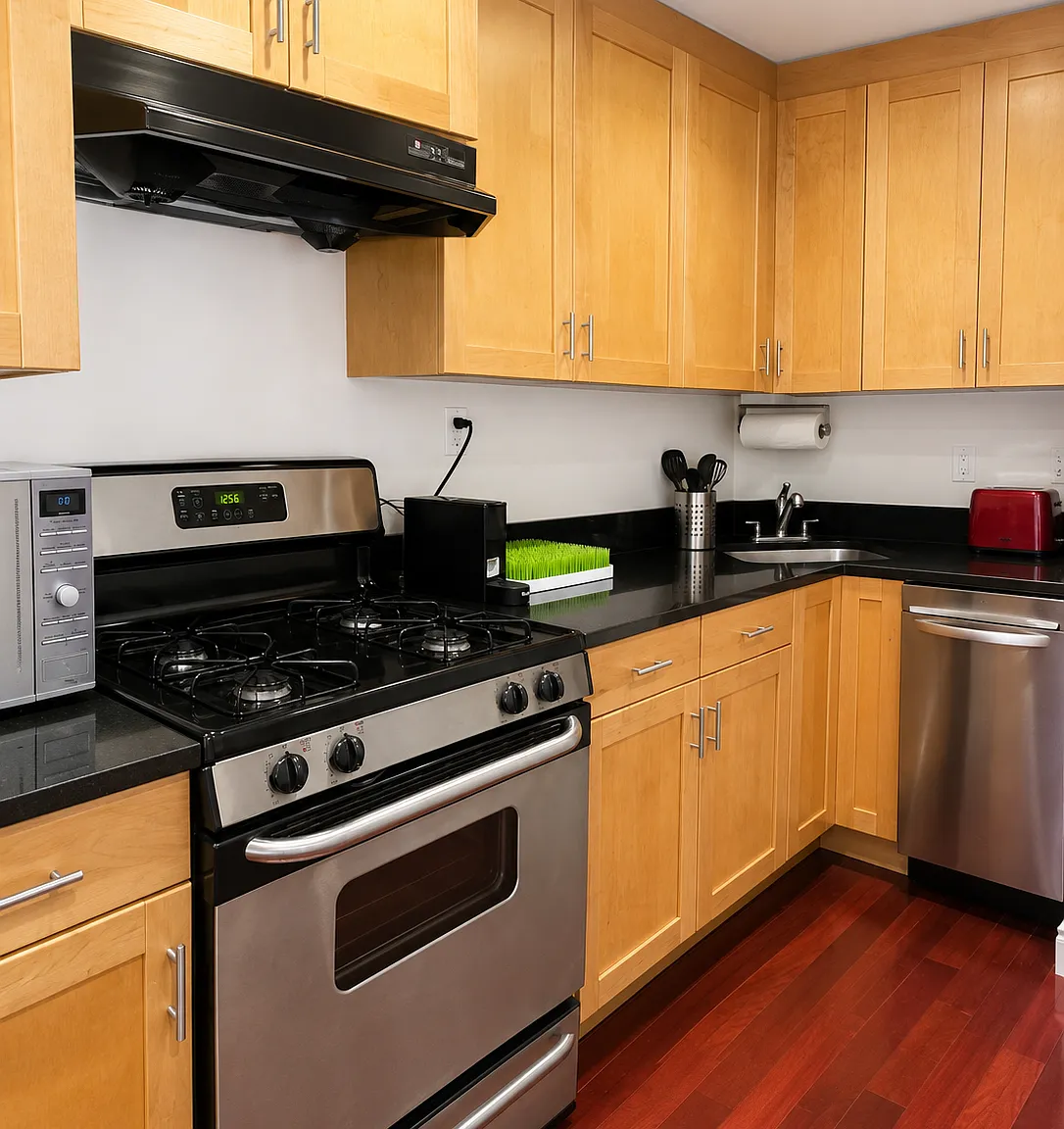 15 Saint Mark's Place — Photo 4
