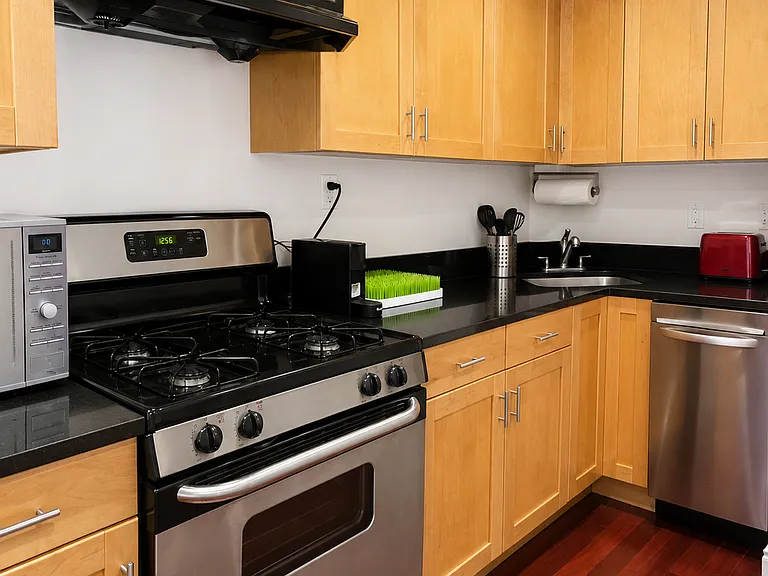 15 Saint Marks Pl #3B — Photo 5