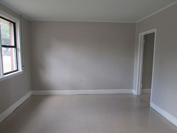 3rd image of 1 Dixie Dr #B