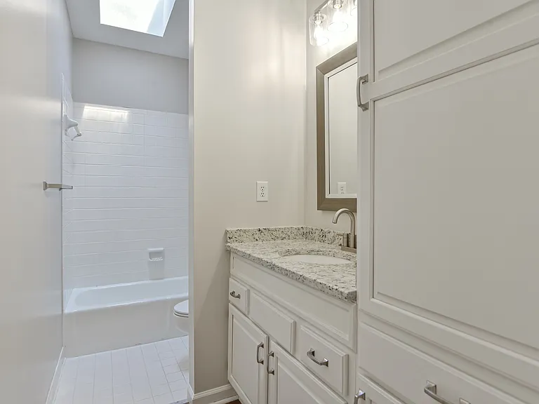 1326 Berwick Dr — Photo 5