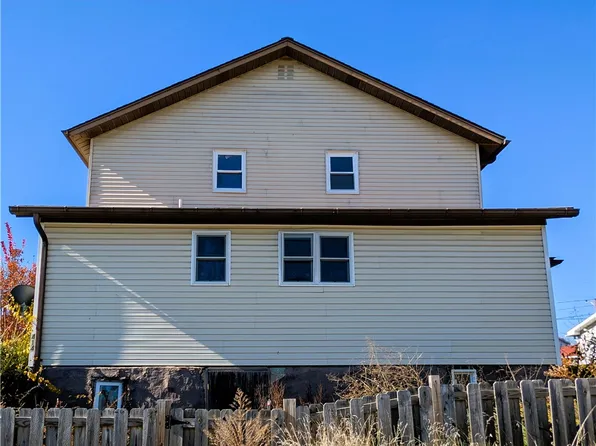 414 Middle Ave, Allison, PA 15413