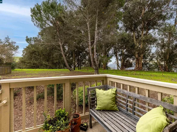 341 Beacon Ridge Ln, Walnut Creek, CA 94597