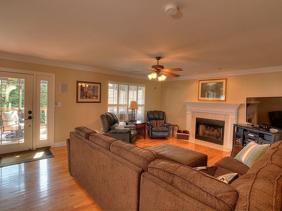 5th image of 2019 Madison Grove Ln