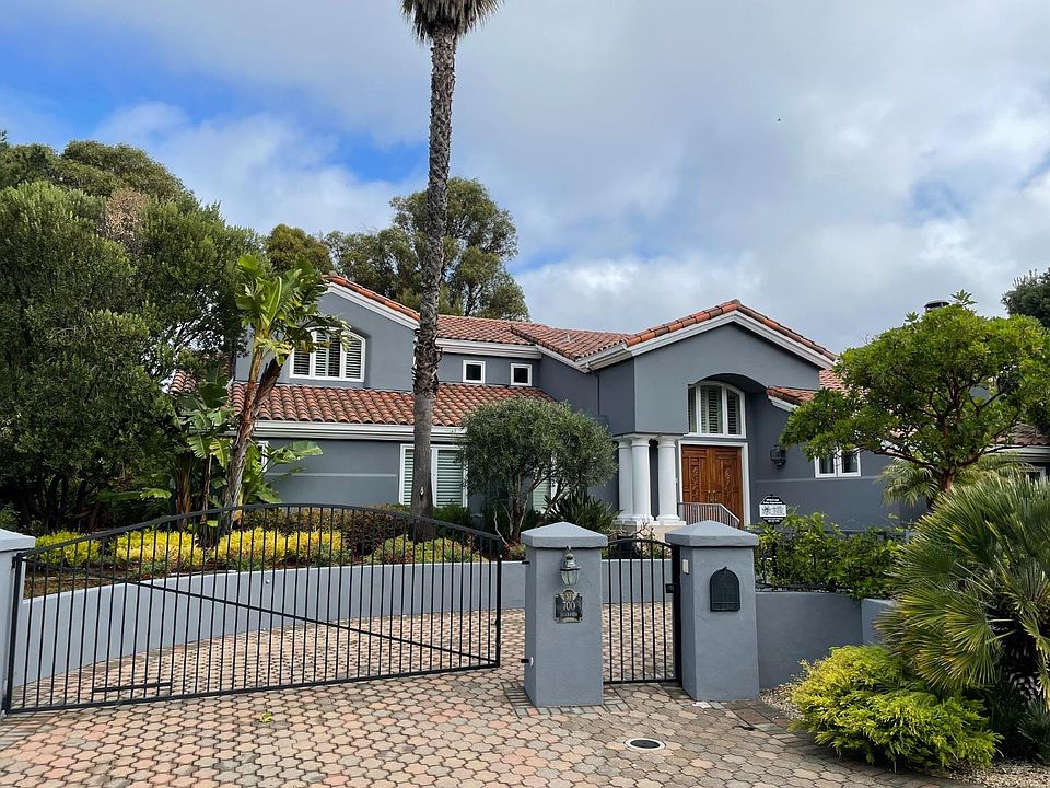 1st image of 700 Jacaranda Cir