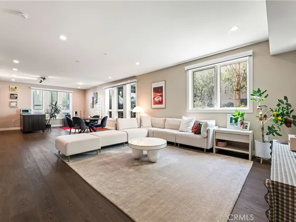 39 S Los Robles Ave #3001, Pasadena, CA 91101