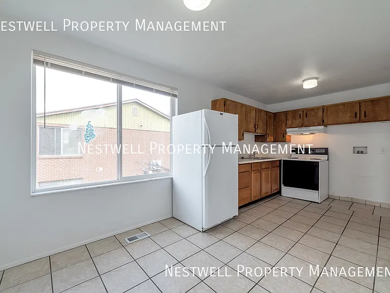 1881 W Lake Park Dr #3 — Photo 17