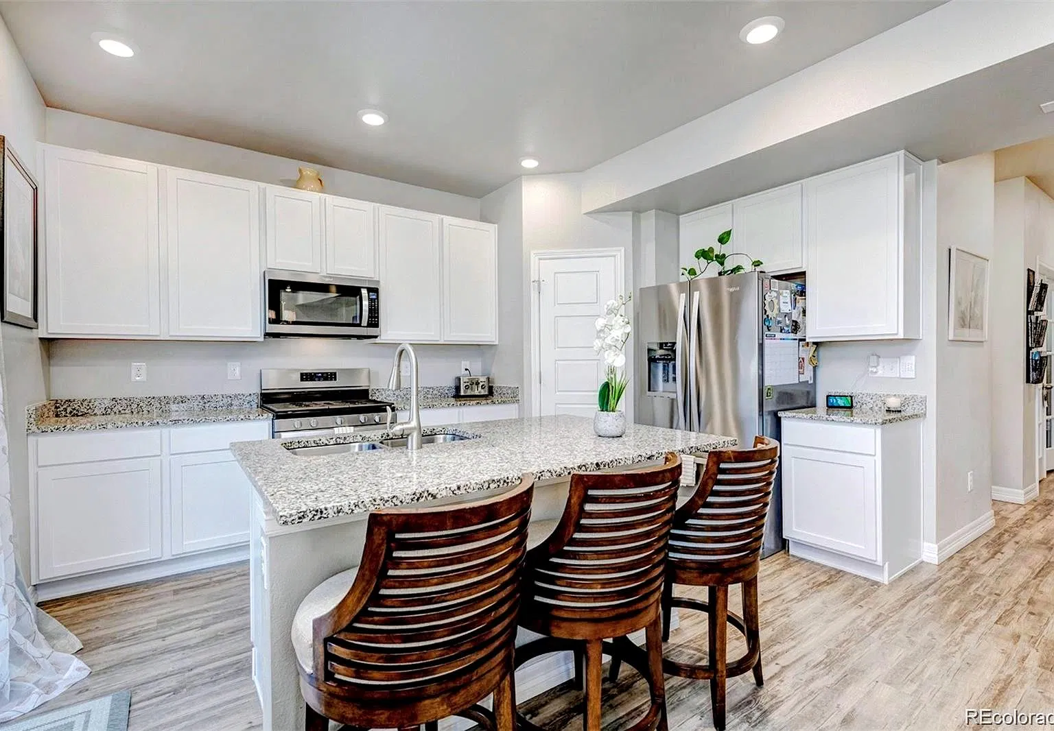 4 bed, 2.5 bath, 1954 sqft, $3,100 — Photo 3