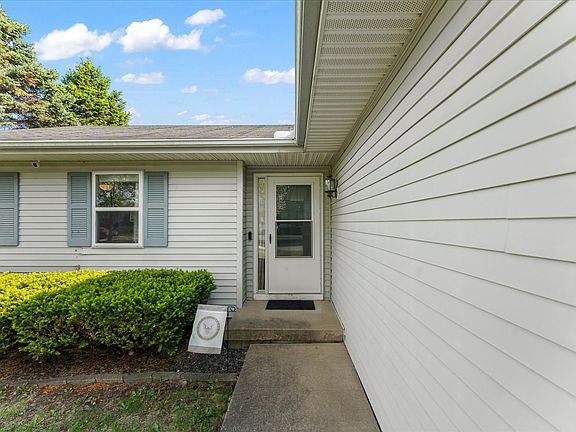4th image of 3114 Valerie Dr