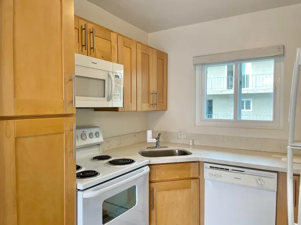 4477 Mentone St Unit 208, San Diego, CA 92107