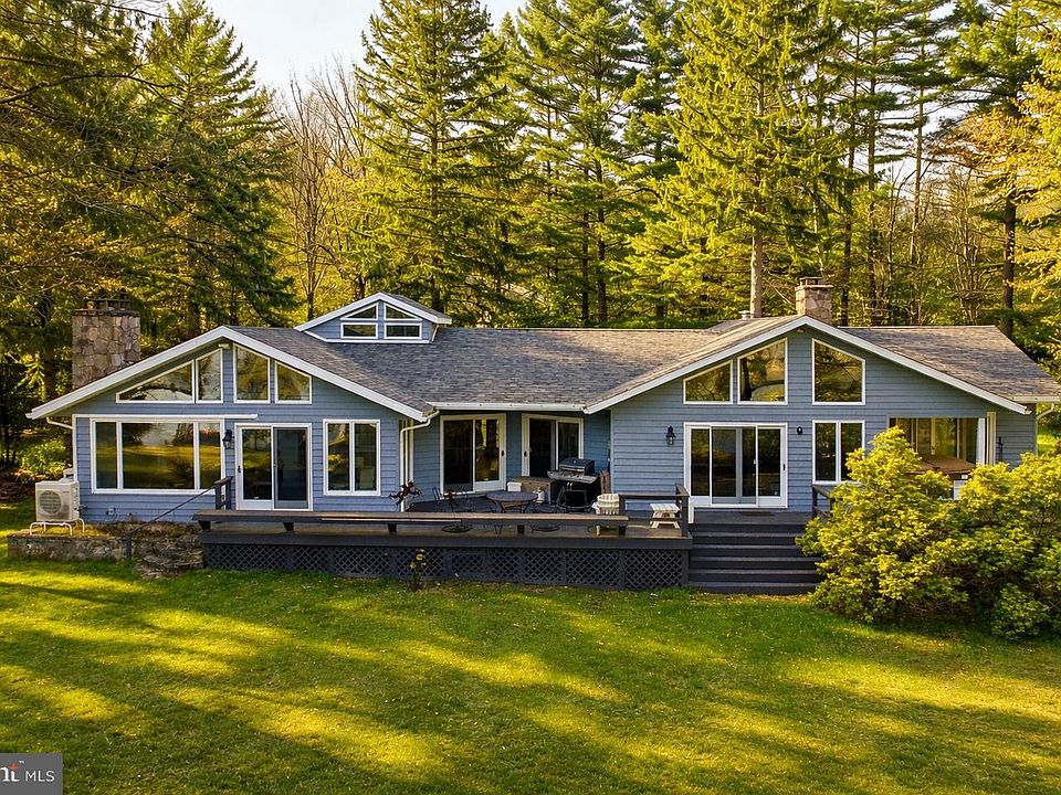 1st image of 701 Shoreline Dr