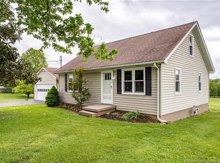 2208 Perry Crossing Rd, Sellersburg, IN 47172