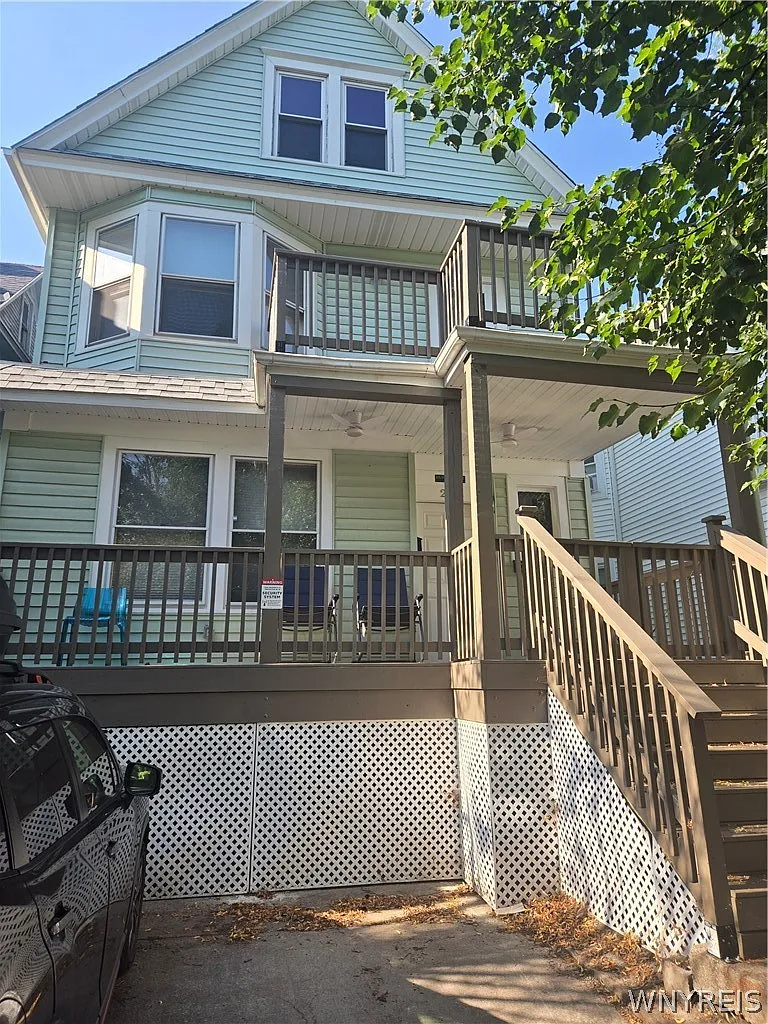 3 bed, 1.0 bath, 2206 sqft, $1,895 — Photo 1