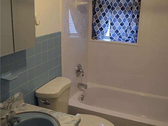 4th image of 65 Hinsdale Ave