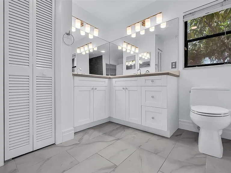 Ensuite Master Bathroom