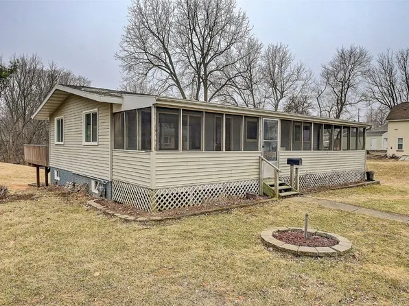 101 E 5th St, Anamosa, IA 52205