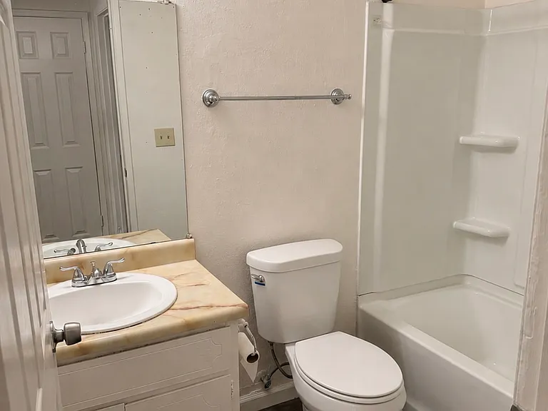 8829 Lansdowne Dr — Photo 1