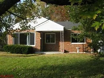7327 S Yorkshire Dr photo 1