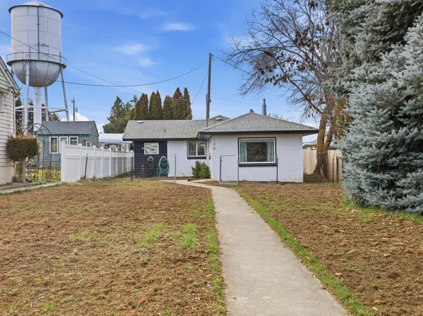 104 W Adams St, Harrington, WA 99134