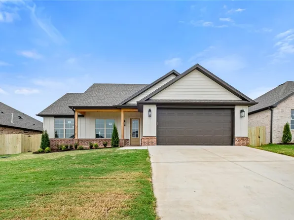 170 N Eagle Mountain St, Prairie Grove, AR 72753