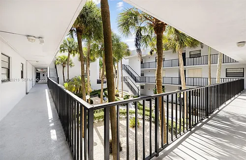 10825 SW 112th Ave #213 Photo 1