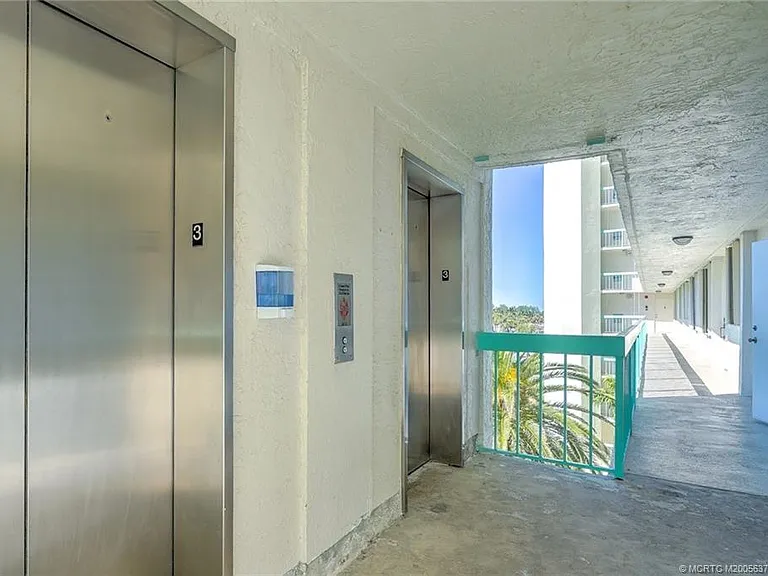9940 S Ocean Dr #305 — Photo 25