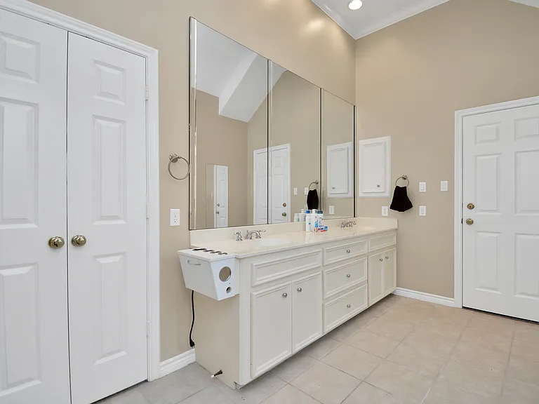 1019 Marconi St — Photo 10