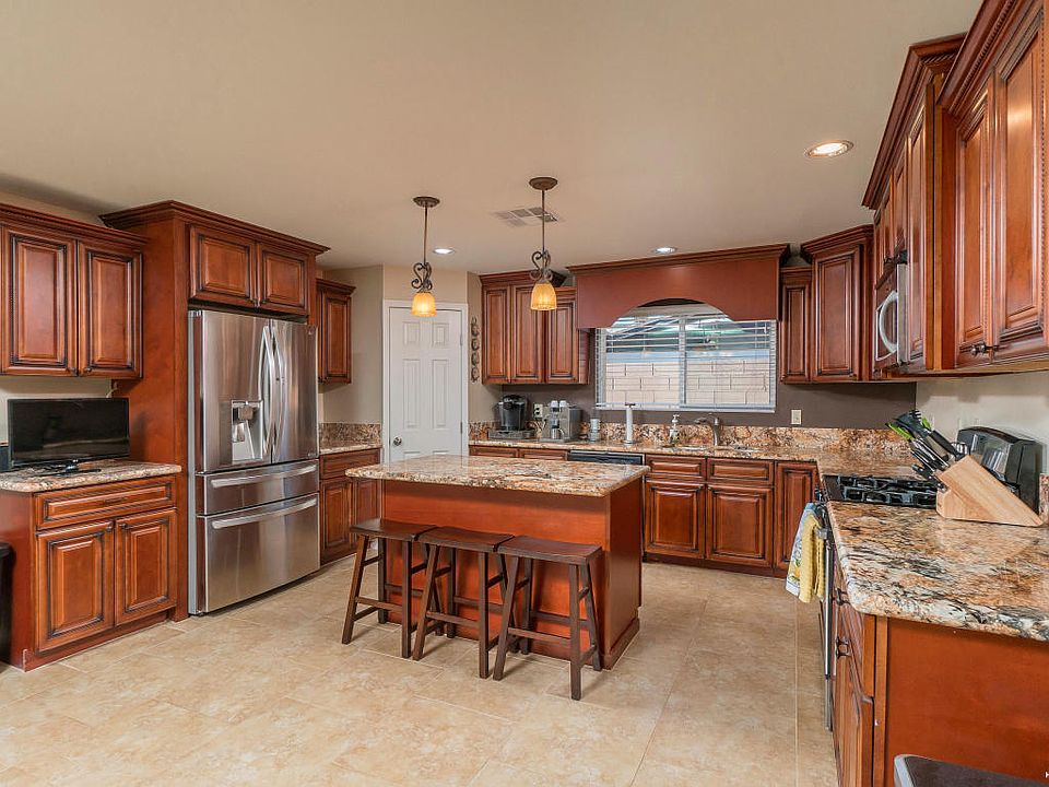 1st image of 1415 E El Camino Dr