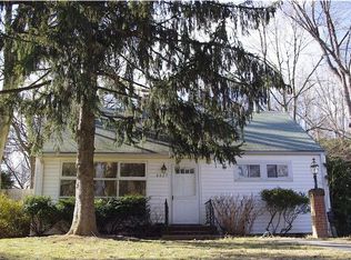 6621 Barrett Rd, Falls Church, VA 22042