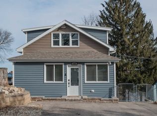 123 Cora Ave, Fox Lake, IL 60020