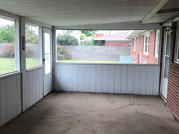 2nd image of 1708 W Crescent Dr
