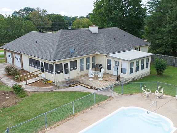 5th image of 7525 Blacks Mill Rd