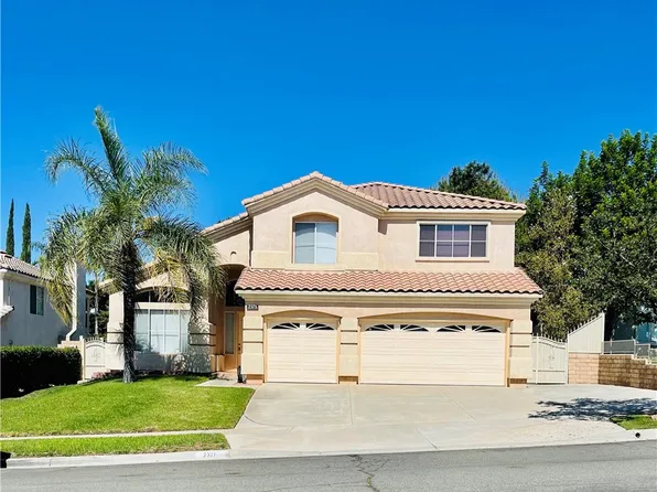 2371 Moonridge Cir, Corona, CA 92879