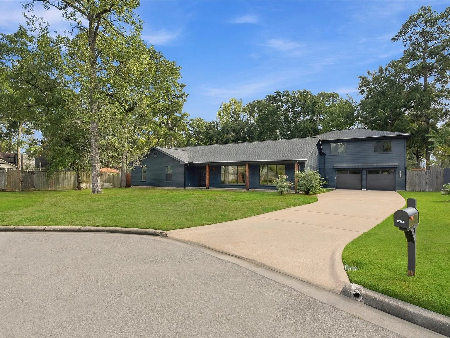 5 bed, 3.5 bath, 3208 sqft, $5,995 — Photo 2