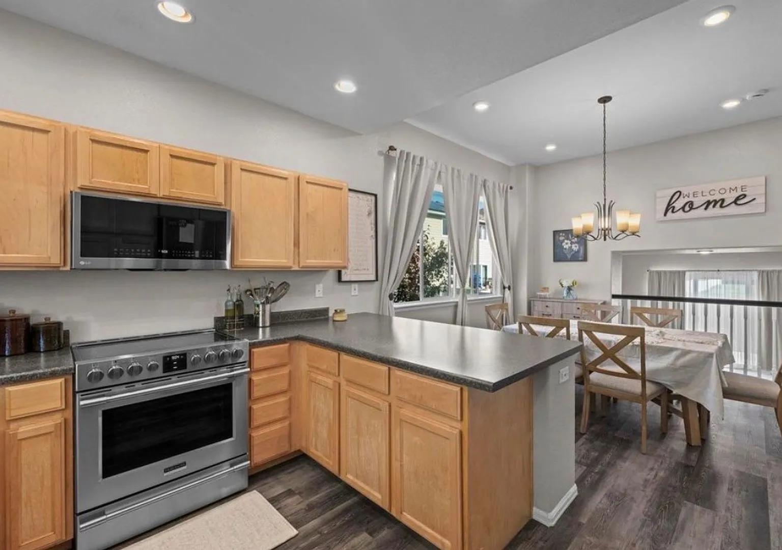Beautiful, light-filled home for rent in sought-after Heron Pointe in Berthoud, CO — Photo 4