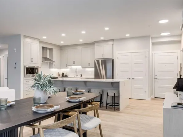 175 E Wolf Hollow Cres SE #203, Calgary, AB X0X 0X0